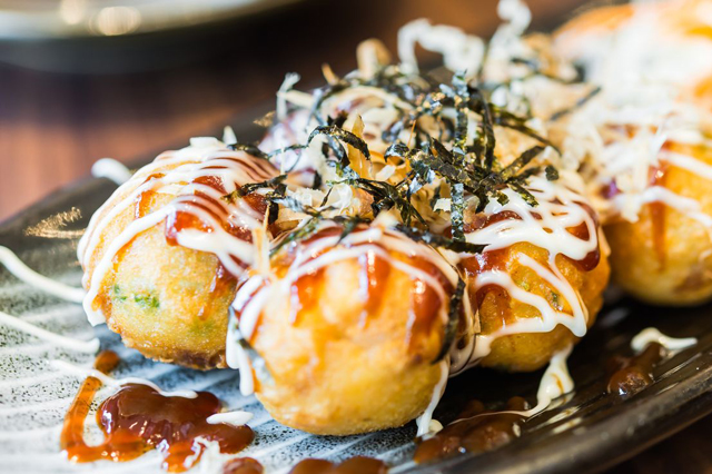 Takoyaki hấp dẫn du khách
